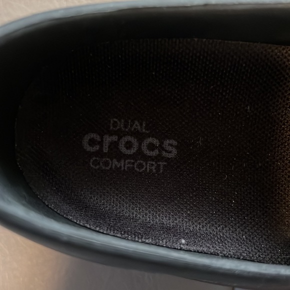 Crocs, Felicity, distressed, comfort, shoes.  Burgundy/brownish color size 5M. - Picture 3 of 4